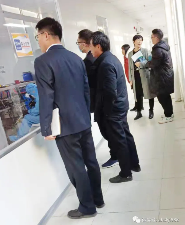 高新區(qū)管委會副主任呂波帶隊蒞臨深藍調研指導